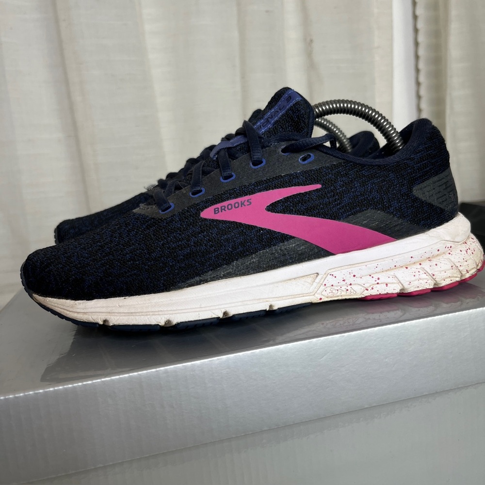 Brooks Signal 3 Running Shoes Blue / Pink‎ Womens Size 7.5